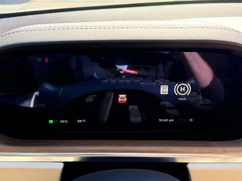 Used 2021 Tesla Model S Plaid image 18