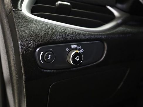 Used 2023 Chevrolet Malibu LT image 13