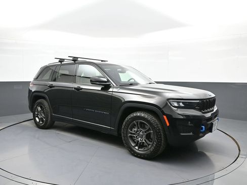 Used 2024 Jeep Grand Cherokee Trailhawk image 4