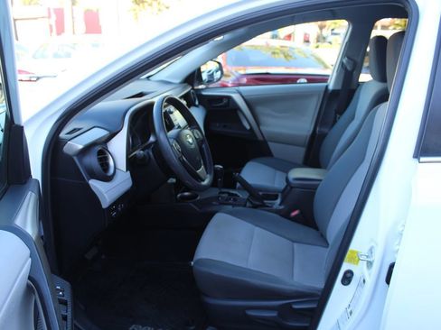 Used 2013 Toyota RAV4 LE AWD/4WD image 17