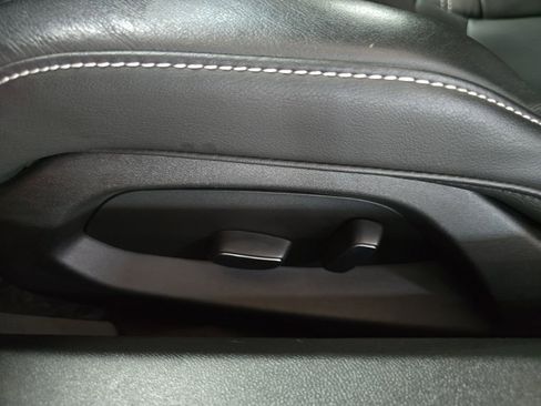 Used 2022 Chevrolet Corvette Stingray Coupe w/ 1LT image 25