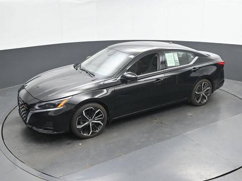 Used 2025 Nissan Altima 2.5 SR w/ SR Premium Package FWD image 36
