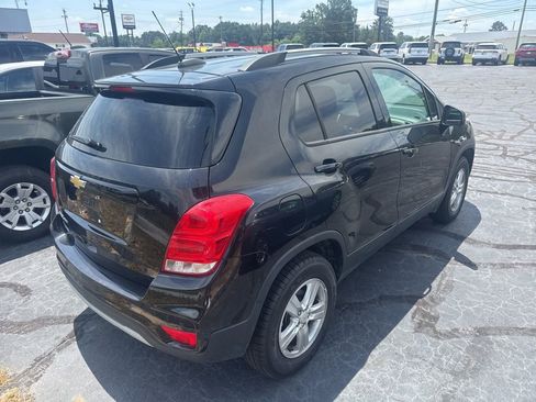 Used 2022 Chevrolet Trax LT w/ Driver Confidence Package AWD/4WD image 2