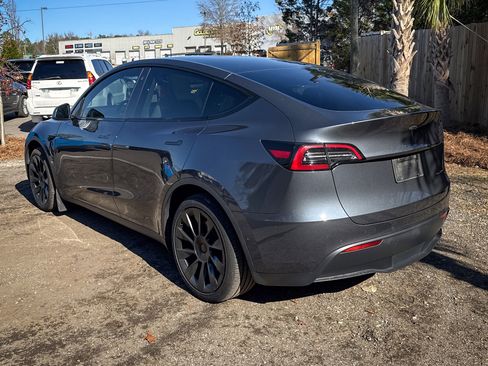 Used 2021 Tesla Model Y Long Range image 8