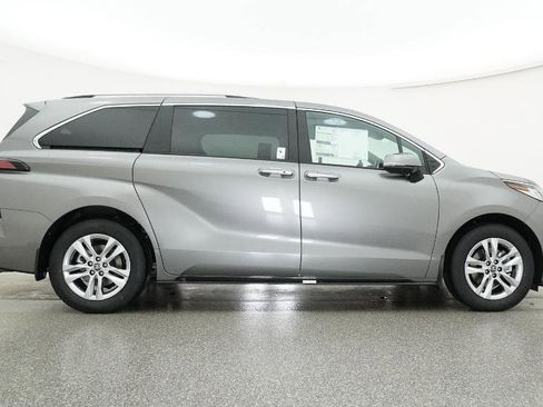 New 2026 Toyota Sienna Limited image 69