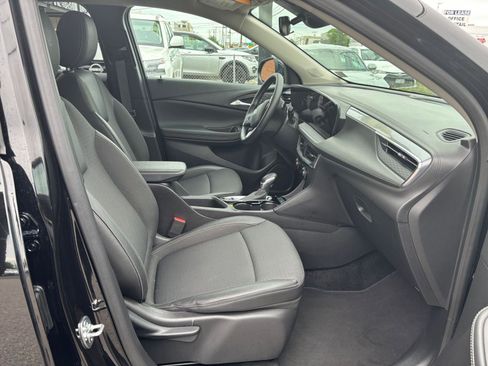 Used 2025 Buick Encore GX Preferred FWD image 35