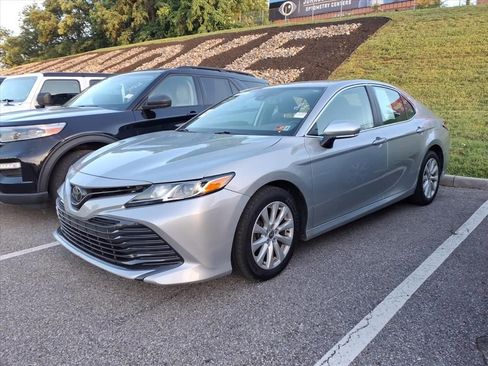 Used 2020 Toyota Camry LE w/ Convenience Package AWD/4WD image 4