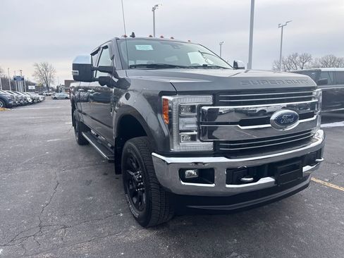 Used 2019 Ford F250 Lariat w/ Lariat Ultimate Package image 4