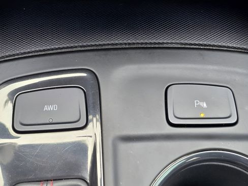 Used 2022 Chevrolet Equinox RS w/ RS Leather Package AWD/4WD image 9