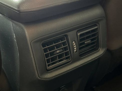 Used 2020 Toyota RAV4 LE AWD/4WD image 13