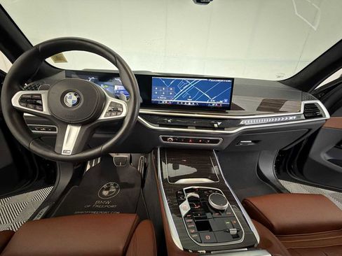 Certified 2024 BMW X7 xDrive40i w/ M Sport Package AWD/4WD image 16