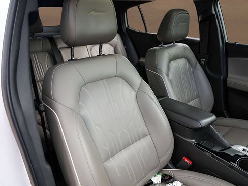 Used 2024 Buick Envista Avenir FWD image 29