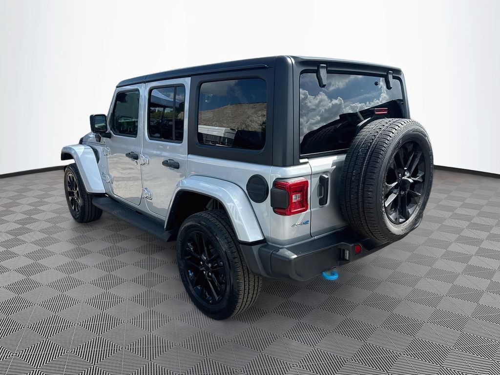 Certified 2023 Jeep Wrangler Unlimited Sahara w/ Cold Weather Group AWD/4WD image 8