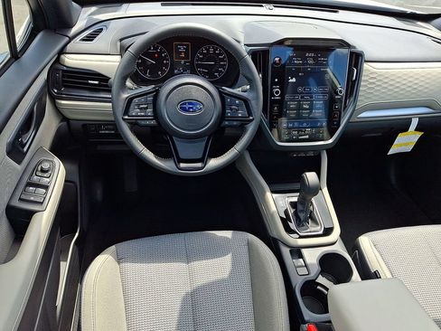 Used 2025 Subaru Forester Premium AWD/4WD image 11