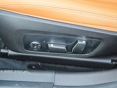 New 2026 BMW 330i Sedan w/ Premium Package image 21