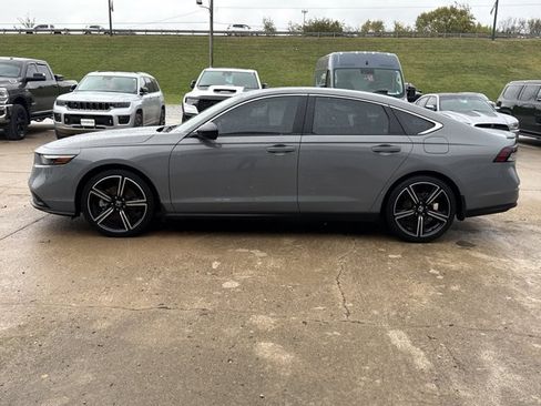 Used 2025 Honda Accord Sport image 11