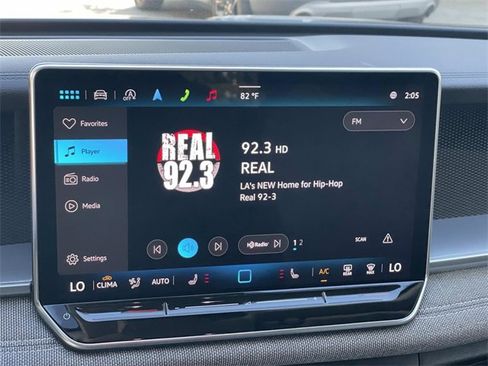 Used 2025 Volkswagen Tiguan S image 11