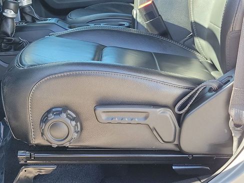 Used 2020 Jeep Wrangler Unlimited Sahara image 20