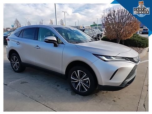 Used 2023 Toyota Venza LE image 4