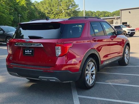 Used 2023 Ford Explorer XLT w/ Equipment Group 202A RWD image 3