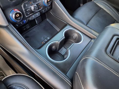 Used 2021 GMC Yukon SLT w/ Rear Media and Nav Package image 13