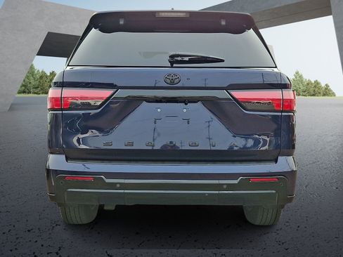 Used 2024 Toyota Sequoia Platinum AWD/4WD image 5