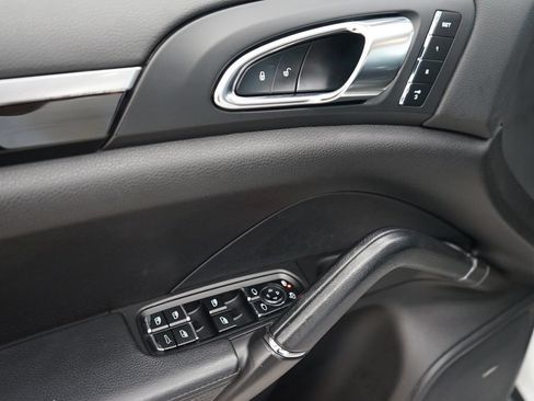 Used 2014 Porsche Cayenne S AWD/4WD image 23