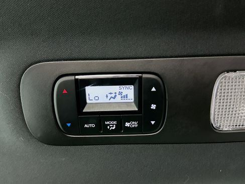 Used 2025 Honda Odyssey Sport-L image 27