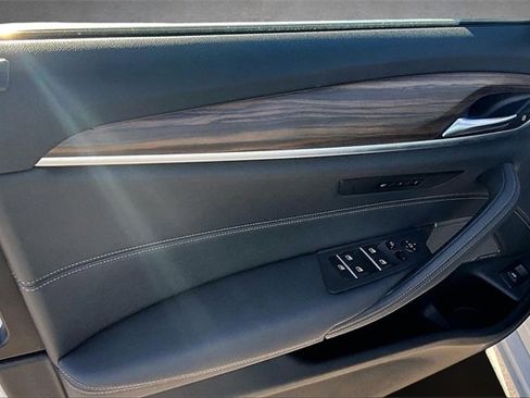 Used 2023 BMW 540i w/ Premium Package image 15