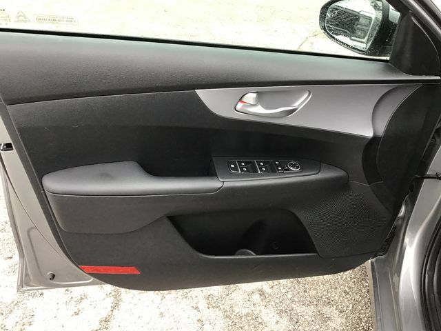 Used 2024 Kia Forte LXS w/ LXS Technology Package FWD image 10