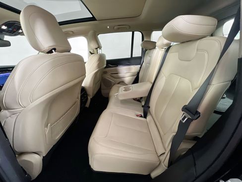 Used 2022 Jeep Grand Cherokee Limited image 26