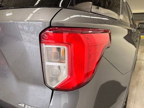 Used 2023 Ford Explorer XLT w/ Equipment Group 202A AWD/4WD image 5