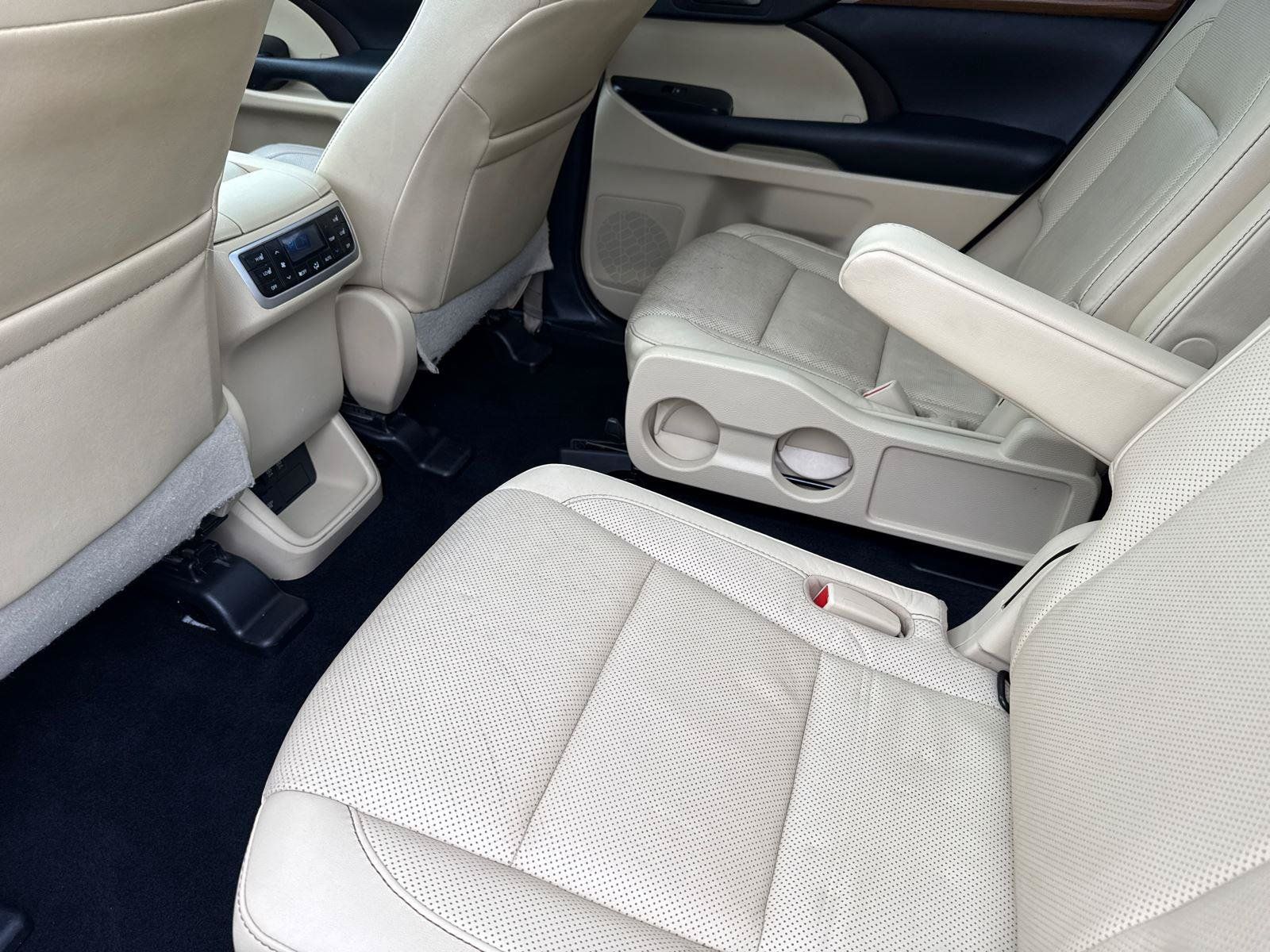 Used 2019 Toyota Highlander Limited Platinum AWD/4WD image 26