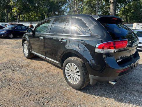 Used 2014 Lincoln MKX FWD image 3
