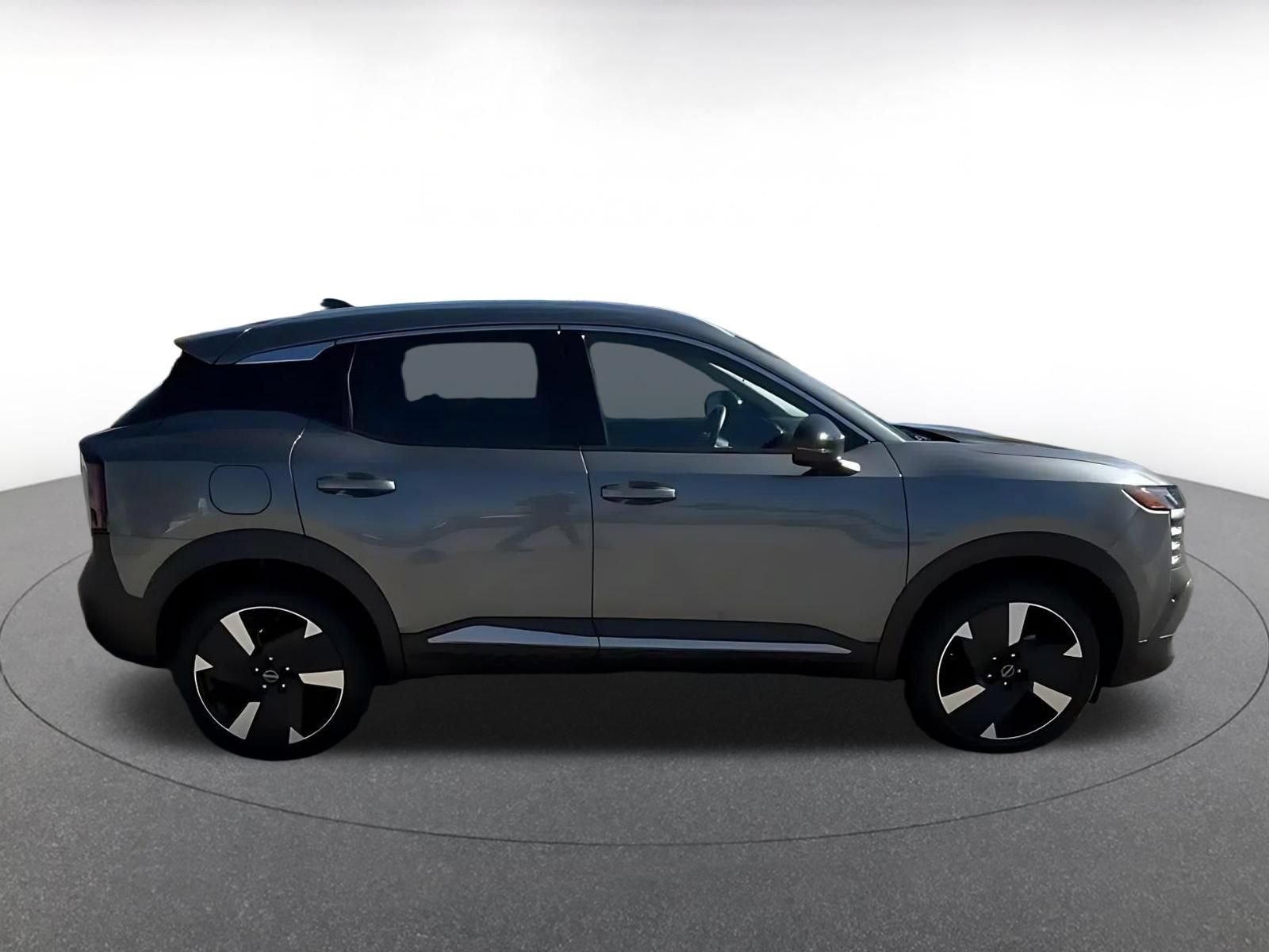 Used 2026 Nissan Kicks SR AWD/4WD image 15