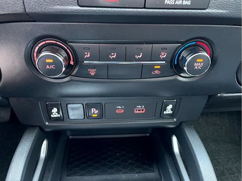 Used 2023 Nissan Frontier SV w/ Technology Package RWD image 19