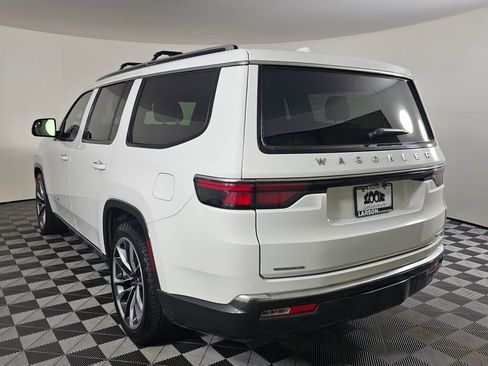Used 2022 Jeep Wagoneer Series III w/ Premium Group I AWD/4WD image 5