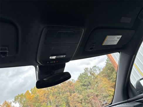 New 2026 Chevrolet Traverse LT image 19