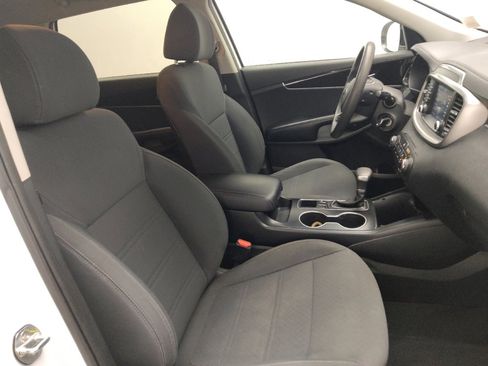 Used 2020 Kia Sorento LX image 21