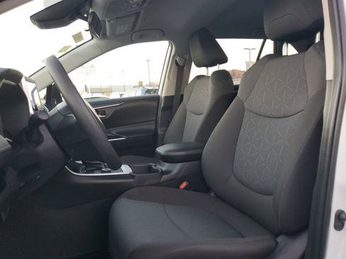 Used 2024 Toyota RAV4 XLE image 3