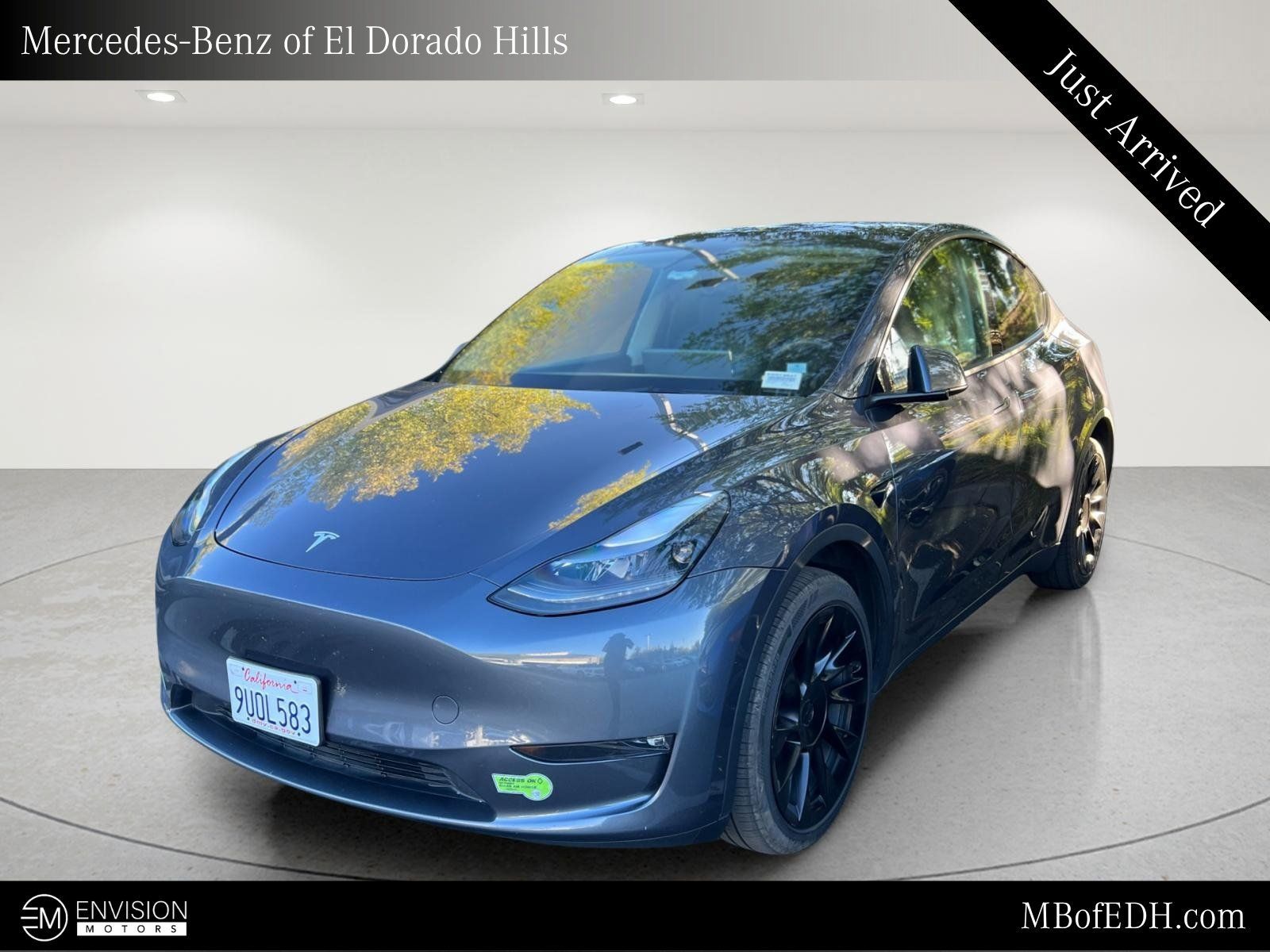 Used 2023 Tesla Model Y Long Range AWD/4WD image 1