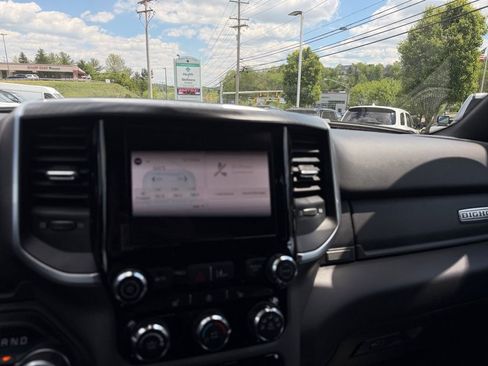 Used 2025 RAM 1500 Big Horn AWD/4WD image 21