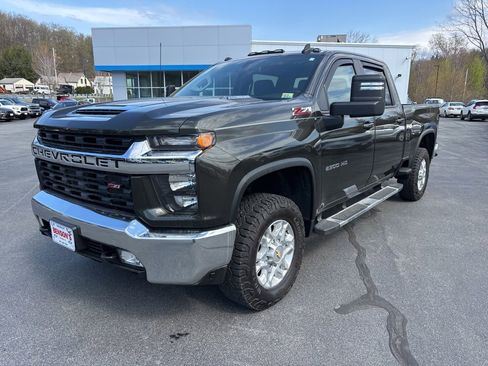 Used 2022 Chevrolet Silverado 2500 LT w/ Convenience Package AWD/4WD image 1