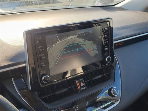 Used 2020 Toyota Corolla LE image 23