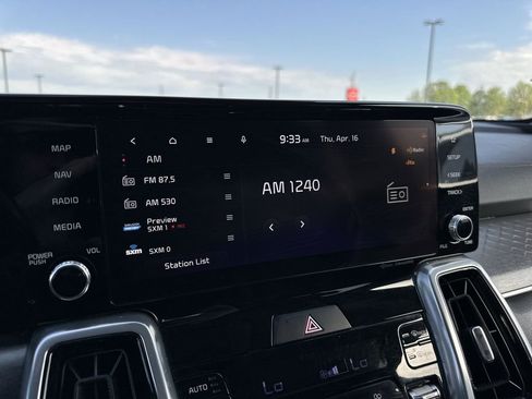 Used 2023 Kia Sorento SX FWD image 16