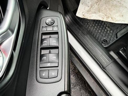 Used 2022 Jeep Cherokee Trailhawk w/ Comfort/Convenience Group image 12