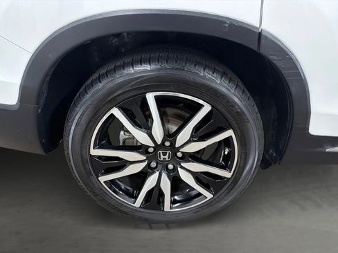 Used 2019 Honda Pilot Touring image 17