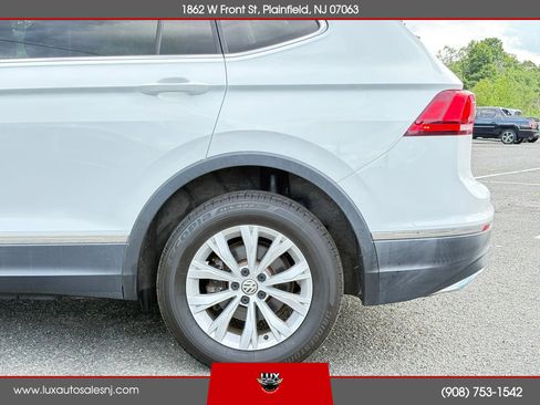 Used 2018 Volkswagen Tiguan SE w/ 3rd Row Seat Package AWD/4WD image 13