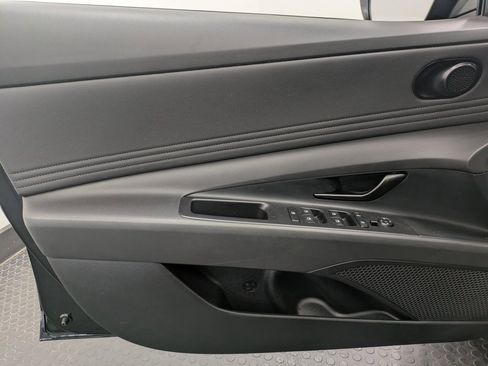 Certified 2025 Hyundai Elantra Sport image 8