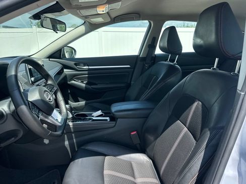 Used 2025 Nissan Altima 2.5 SR FWD image 41